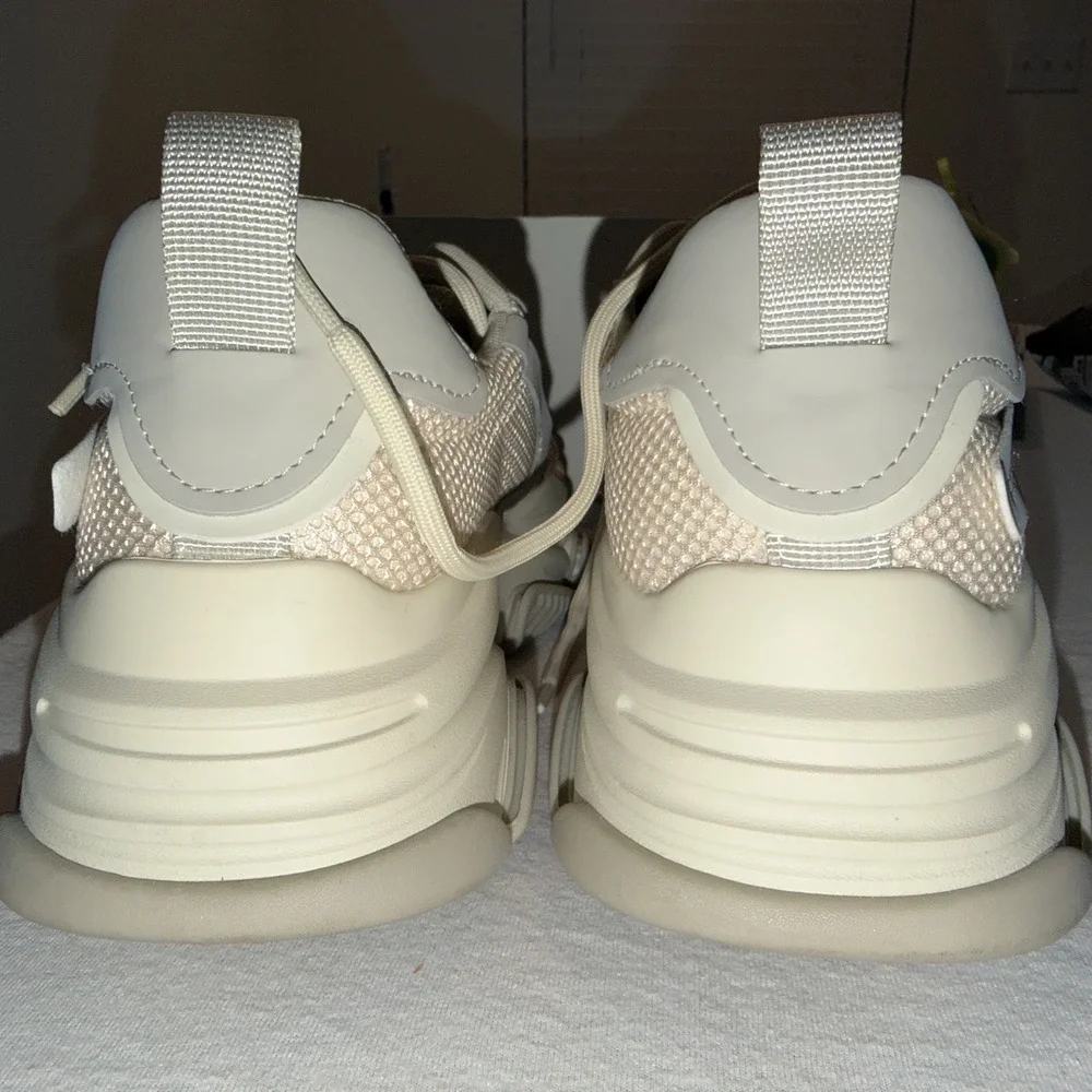 NEW Steve Madden 11 M Women's Possession‎ Sneaker Taupe/Suede IN BOX
